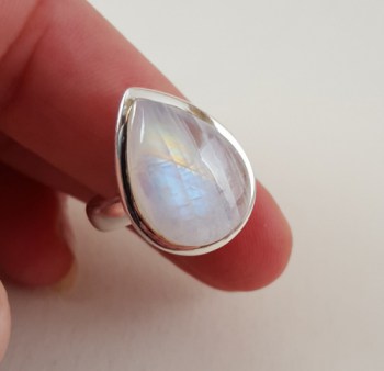 Zilveren edelsteen ring druppelvormige Maansteen 18.5 mm