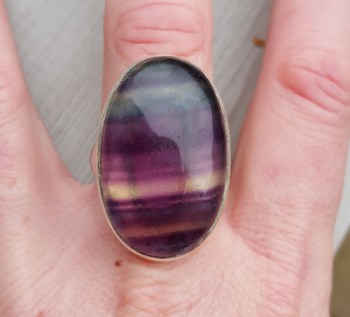 Zilveren ring gezet met grote ovale Fluoriet 19 mm
