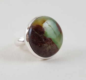 Zilveren ring gezet met ronde Boulder Chrysopraas 16.5 mm