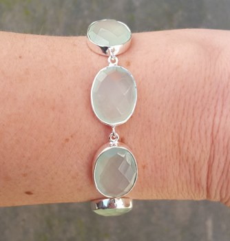 Zilveren armband gezet met ovale facet aqua Chalcedoon schak