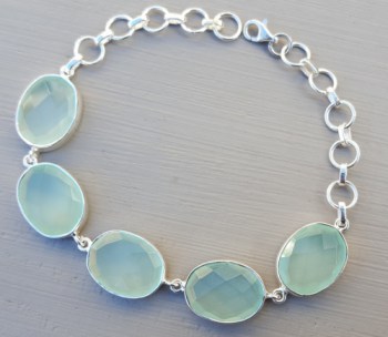 Zilveren armband gezet met ovale facet aqua Chalcedoon schak