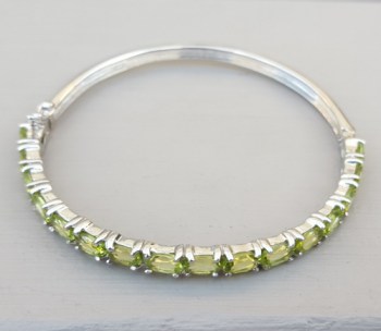 Zilveren armband / bangle gezet met Peridot