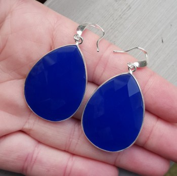 Zilveren oorbellen met grote kobalt blauwe Chalcedoon