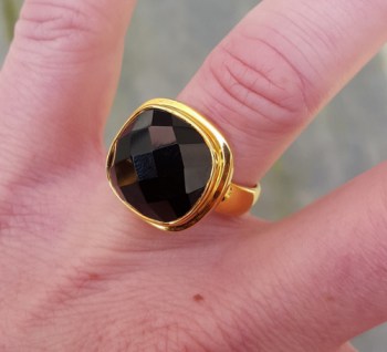 Goud vergulde ring gezet met vierkante facet Onyx 17 mm