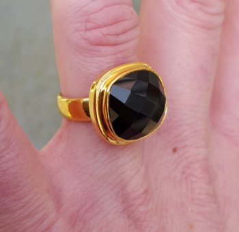 Goud vergulde ring gezet met vierkante facet Onyx 17 mm