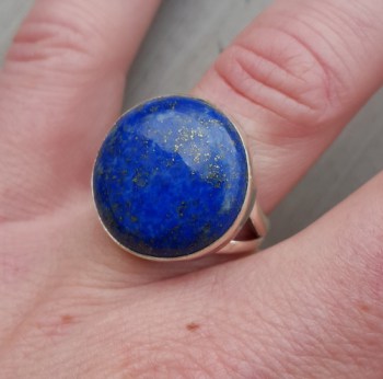 Zilveren ring gezet met ronde cabochon Lapis Lazuli 17.3 mm