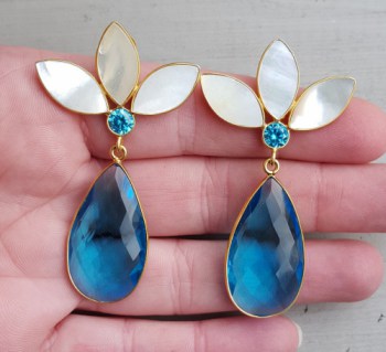 Vergulde oorbellen met Parelmoer en blauw Topaas quartz