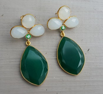 Vergulde oorbellen wit Chalcedoon, groene Onyx en groene quartz