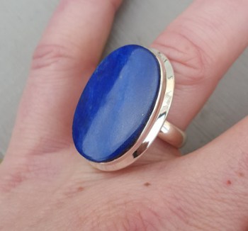 Zilveren ring gezet met ovale cabochon Lapis Lazuli 16.5 mm