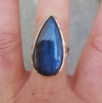 Zilveren ring met druppelvormige cabochon Labradoriet 19 mm