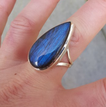 Zilveren ring met druppelvormige cabochon Labradoriet 19 mm