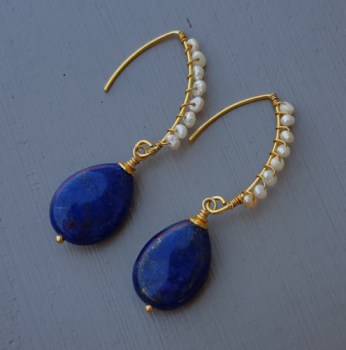 Vergulde oorbellen met Lapis Lazuli en zoetwater Pareltjes
