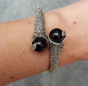 Zilveren armband gezet met zwarte Onyxen en Markasiet