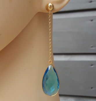 Goud vergulde oorbellen met blauwe Topaas quartz briolet