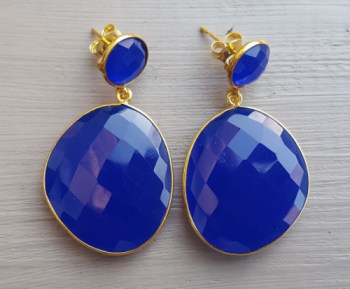 Goud vergulde oorbellen met kobalt blauw Chalcedoon