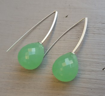 Zilveren oorbellen met appeltjes groene quartz briolet