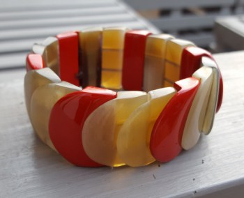 Armband van Buffelhoorn rood gelakt