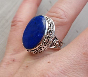 Zilveren ring ovale cabochon Lapis in bewerkte setting 17.3 mm