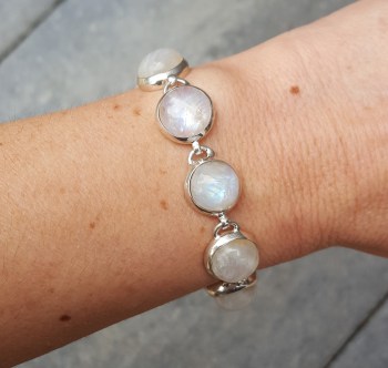 Zilveren armband gezet met ronde regenboog Maanstenen