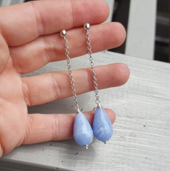 Zilveren lange oorbellen met blauw Lace Agaat briolet