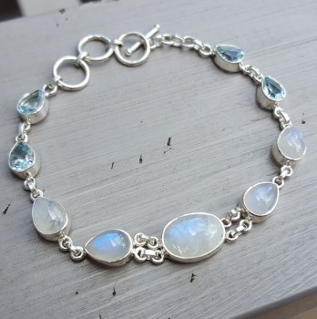 Zilveren armband gezet met blauwe Topazen en Maanstenen