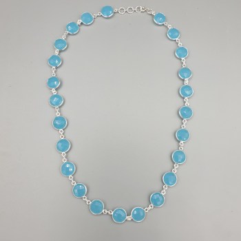 Zilveren ketting rond om gezet met ronde facet blauw Chalcedoon