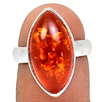 Zilveren ring gezet met marquise Amber 17.3 mm