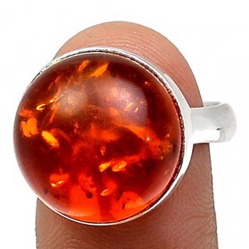 Zilveren ring gezet met ronde Amber 18.5 mm