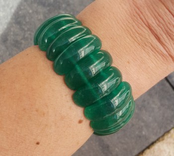 Brede groene Jade strech armband