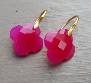 Goud vergulde oorbellen klaver van fuchsia roze Chalcedoon