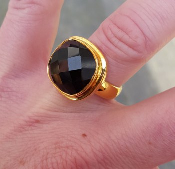 Goud vergulde ring gezet met vierkante facet Onyx 17 mm