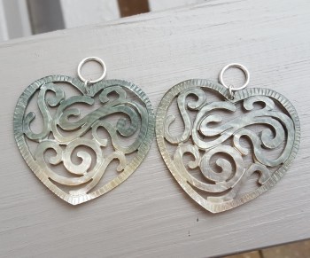 Hanger set met hart van blacklip schelp