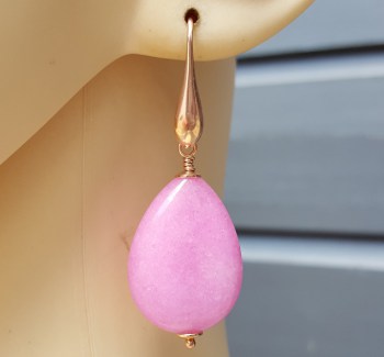 Oorbellen met gladde licht roze Jade briolet