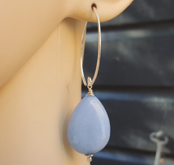 Oorbellen met gladde licht blauwe Jade