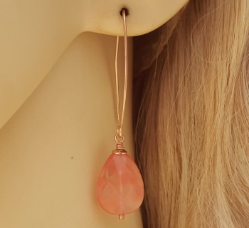 Rosé vergulde oorbellen met cherry quartz briolet