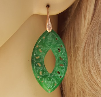 Oorbellen met marquise uitgesneden groene Jade