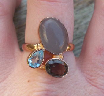 Vergulde ring met Chalcedoon, Smokey en blauw Topaas 19 mm