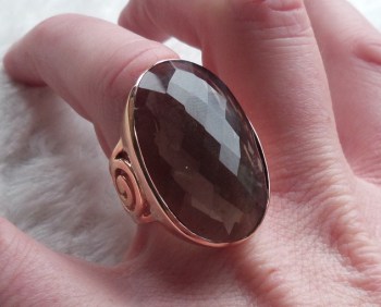 Vergulde zilveren ring gezet met ovale facet Smokey Topaas 17.3