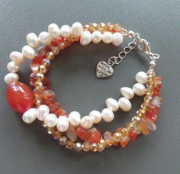 Zilveren armband met Carneool en zoetwater Parels