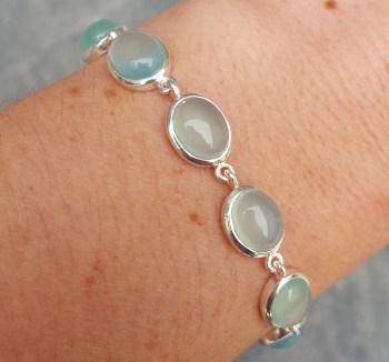 Zilveren armband met ovale cabochon aqua Chalcedoon schakels