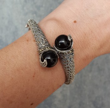 Zilveren armband gezet met zwarte Onyxen en Markasiet