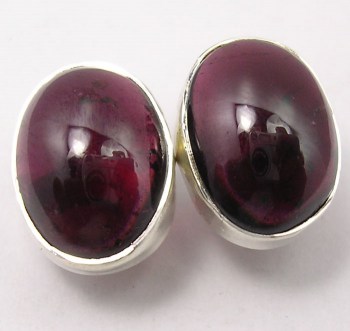 Zilveren edelsteen oorknoppen met cabochon Granaat