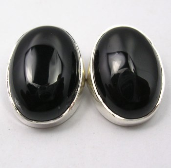 Zilveren edelsteen oorbellen met cabochon zwarte Onyx
