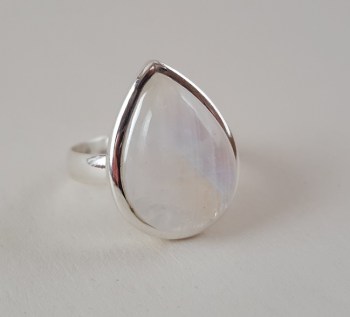 Zilveren edelsteen ring druppelvormige Maansteen 18.5 mm