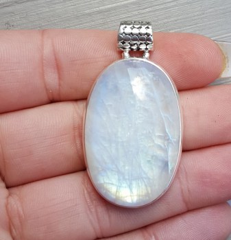 Zilveren edelsteenhanger ovale cabochon regenboog Maansteen