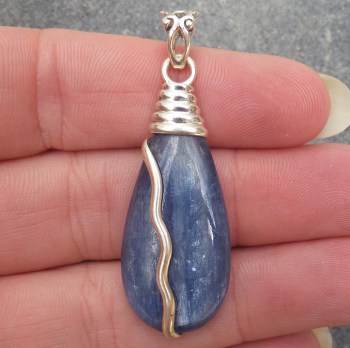 Zilveren hanger met druppel Kyaniet