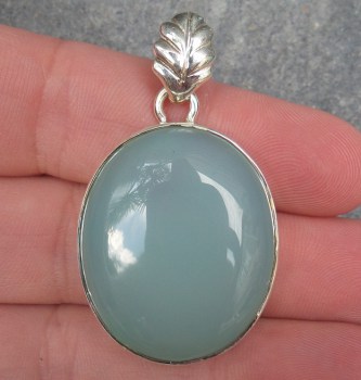 Zilveren hanger gezet met brede ovale cabochon aqua Chalcedoon