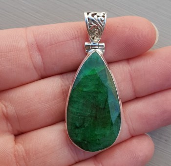 Zilveren hanger met druppelvormige facet Emerald