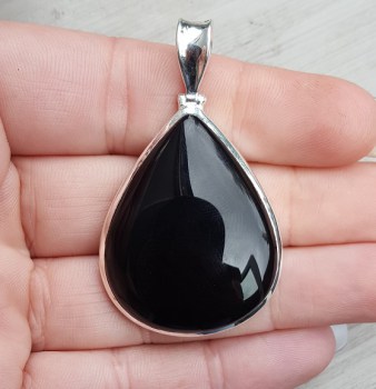 Zilveren hanger met druppelvormige cabochon zwarte Onyx