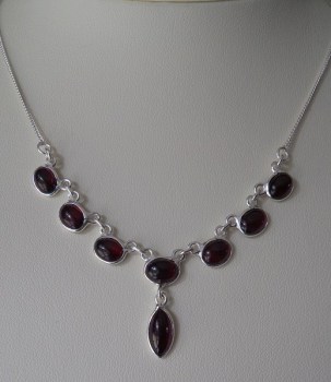 Zilveren ketting met cabochon geslepen Granaten